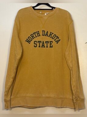Vintage North Dakota State Men's Mustard Crewneck Sweatshirt